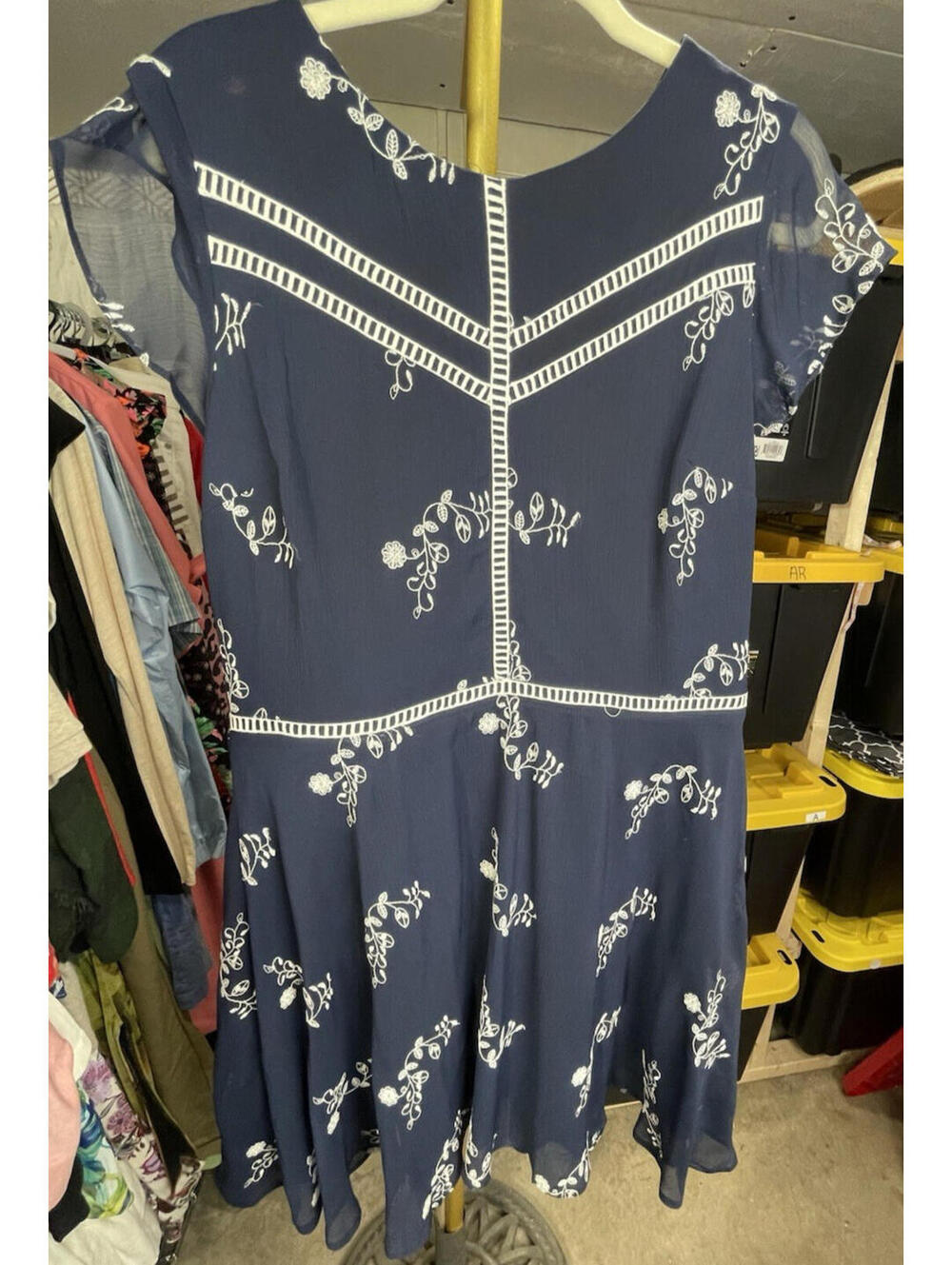 Madison Leigh Navy White Floral Embroidered Fit & Flare Chiffon Dress Sz 16
